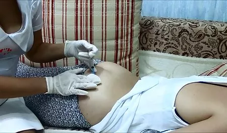 拉蒂娜婊子与尼斯赃物得到了性交