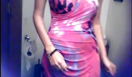 Latina Mandy Muse炫耀她的大赃物