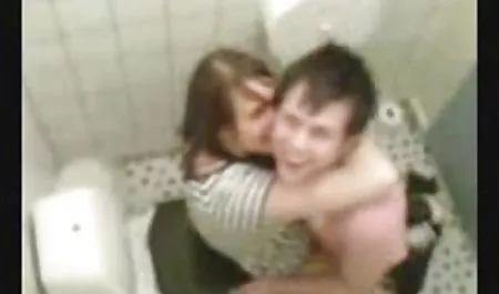 放荡的女孩他妈的与她的老板