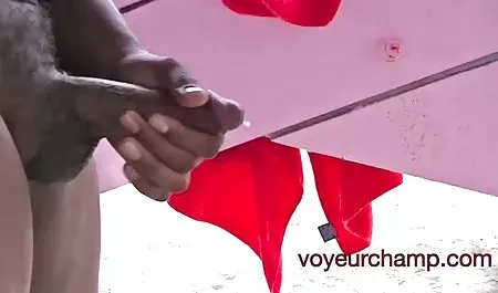 诱人的拉提纳性交在公共厕所